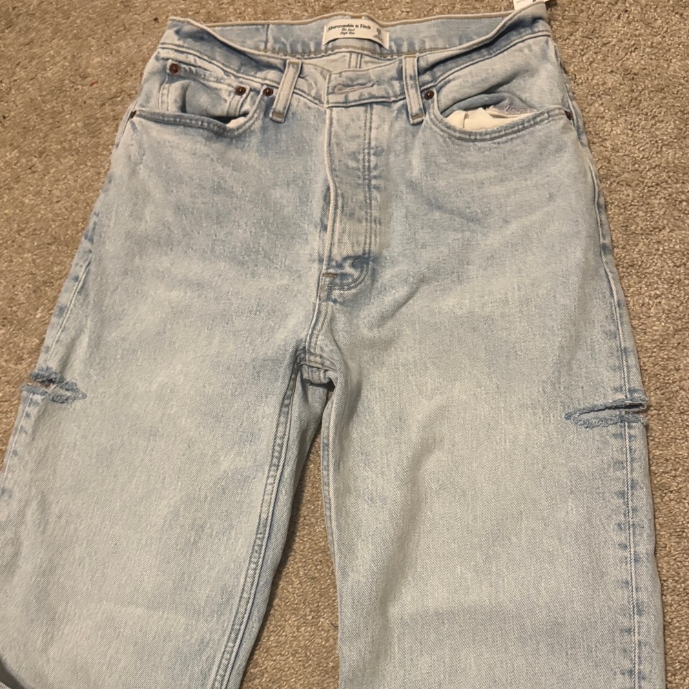 Abercrombie and fitch jeans - Picture 3 of 4